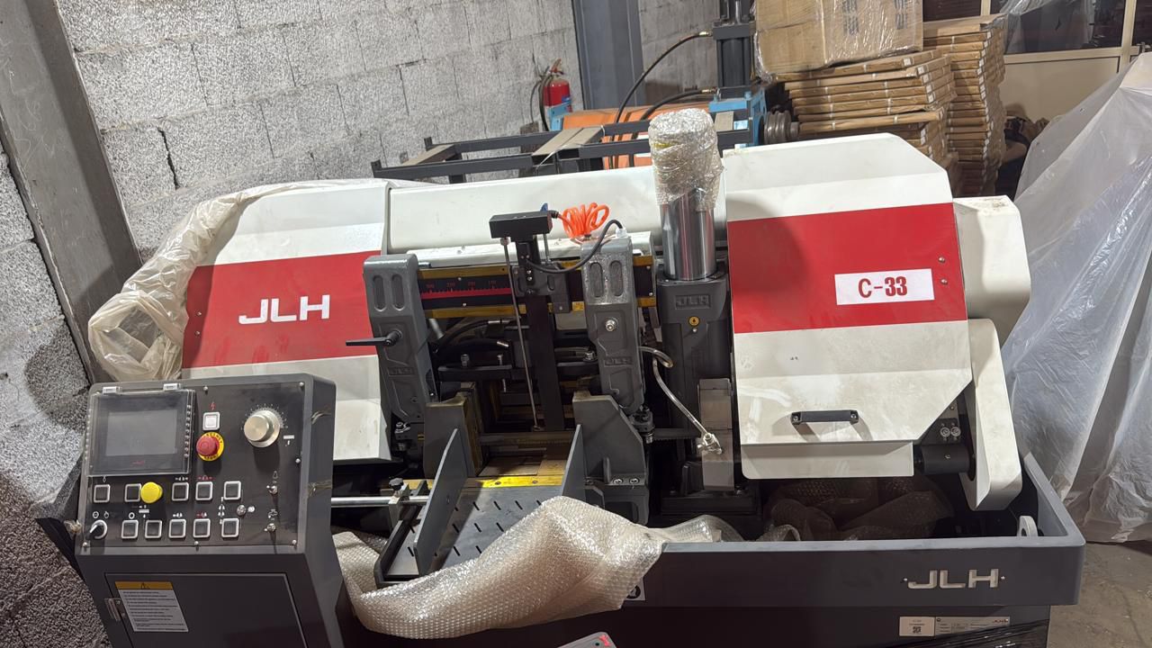 Band Saw Ari Machine C-33 Automatic